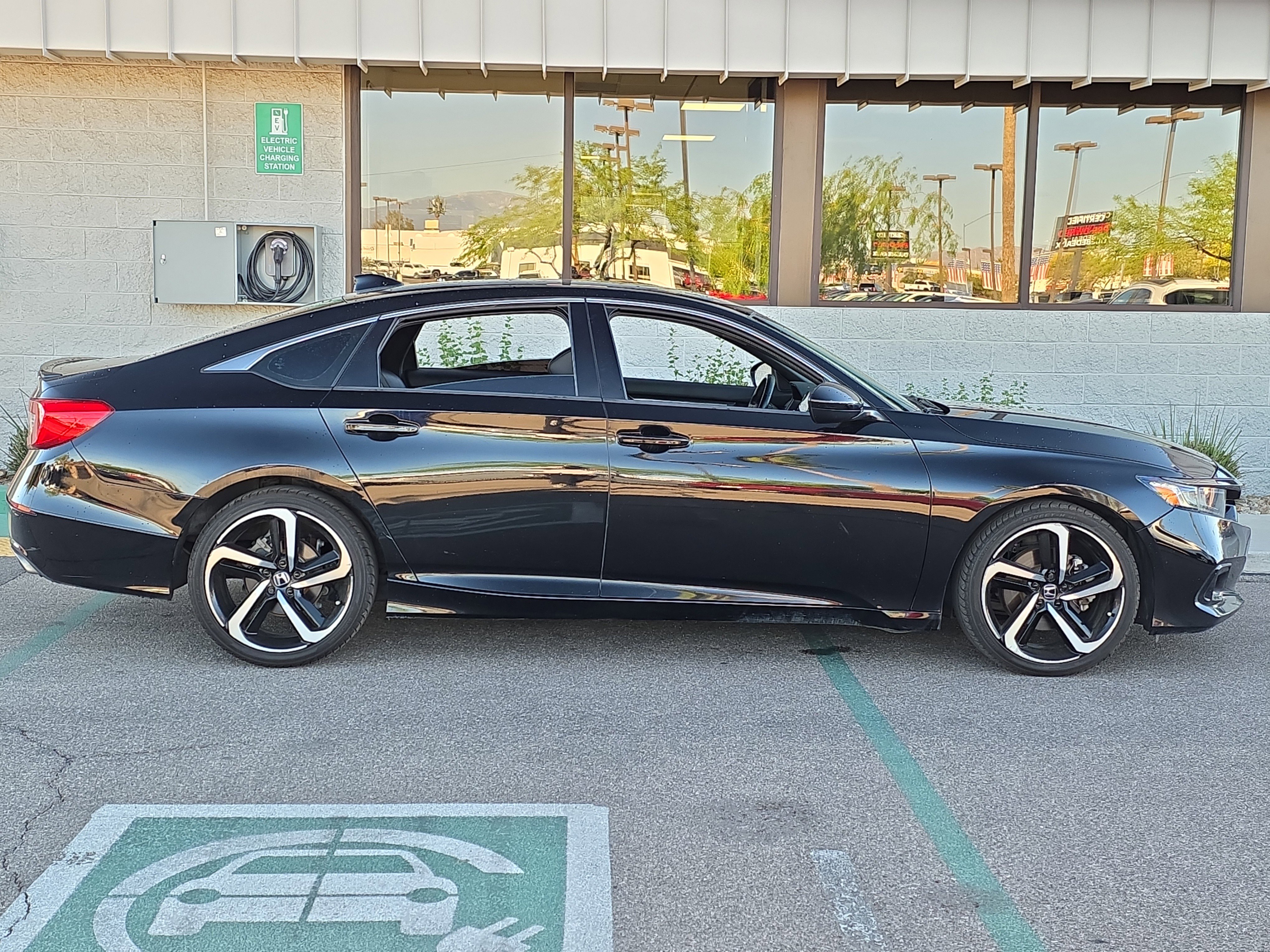 Used 2021 Honda Accord Sport image 9