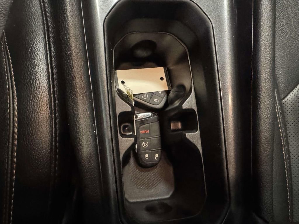 Used 2023 Jeep Compass Latitude w/ Sun and Sound Group image 28