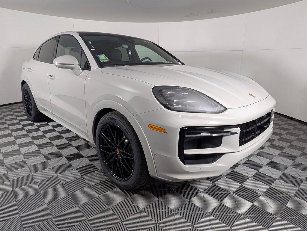 New 2026 Porsche Cayenne GTS image 9