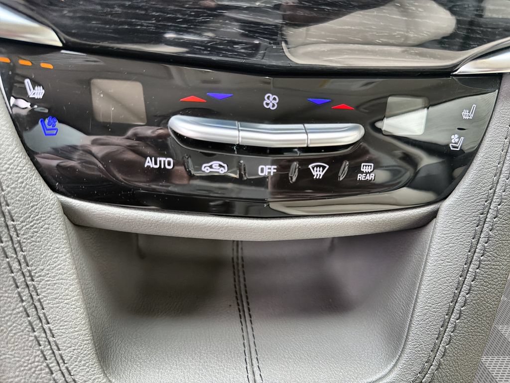 Certified 2024 Cadillac XT6 Premium Luxury w/ Technology Package AWD/4WD image 17