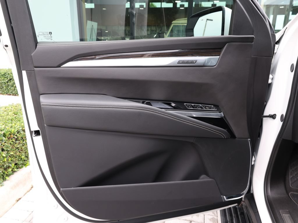 Used 2025 Cadillac Escalade ESV Premium Luxury w/ LPO, Floor Liner Package AWD/4WD image 14