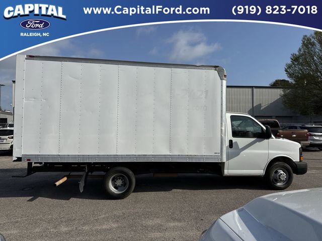 Used 2015 Chevrolet Express 3500 Extended RWD image 9