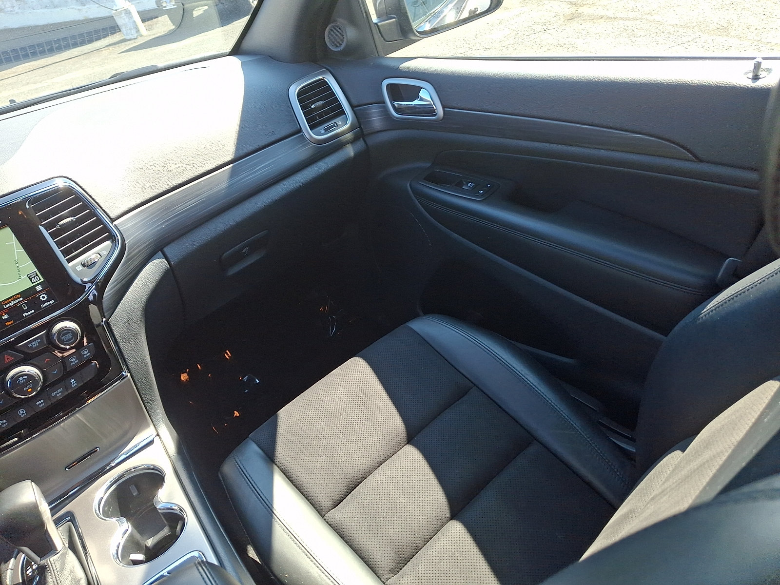 Used 2020 Jeep Grand Cherokee Laredo w/ Quick Order Package 2BN North AWD/4WD image 12