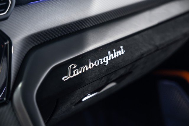 Used 2024 Lamborghini Urus Performante AWD/4WD image 48