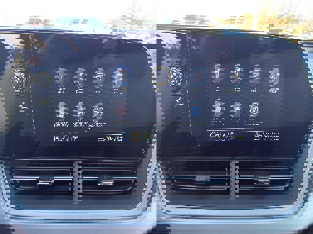 New 2026 Chevrolet Trax RS w/ Sunroof Package image 17