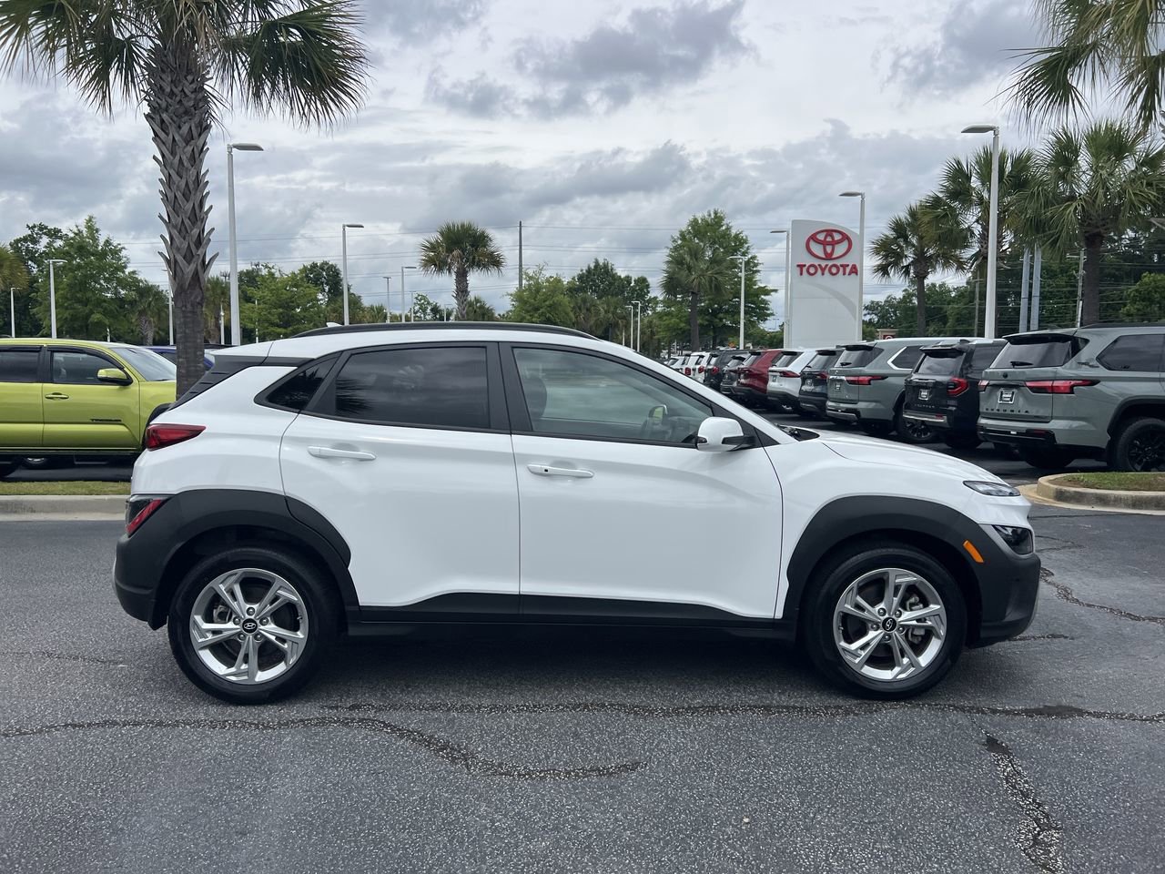 Used 2023 Hyundai Kona SEL w/ Cargo Package AWD/4WD image 11