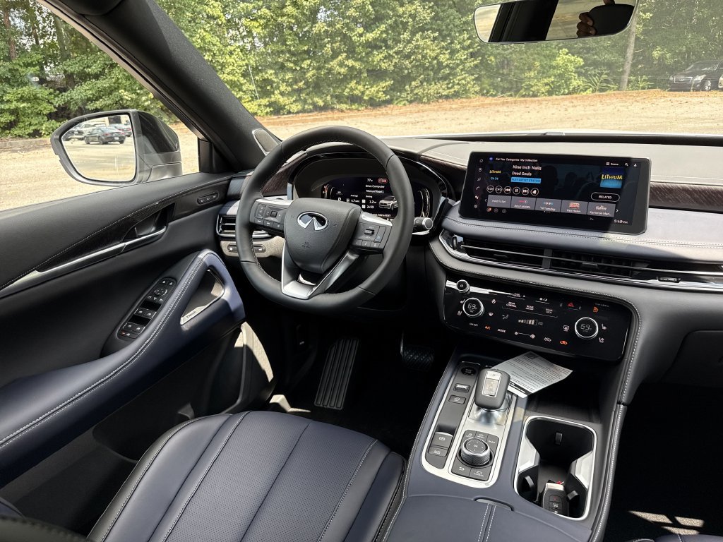 Used 2026 INFINITI QX60 Sport w/ Dark Cargo Package AWD/4WD image 16