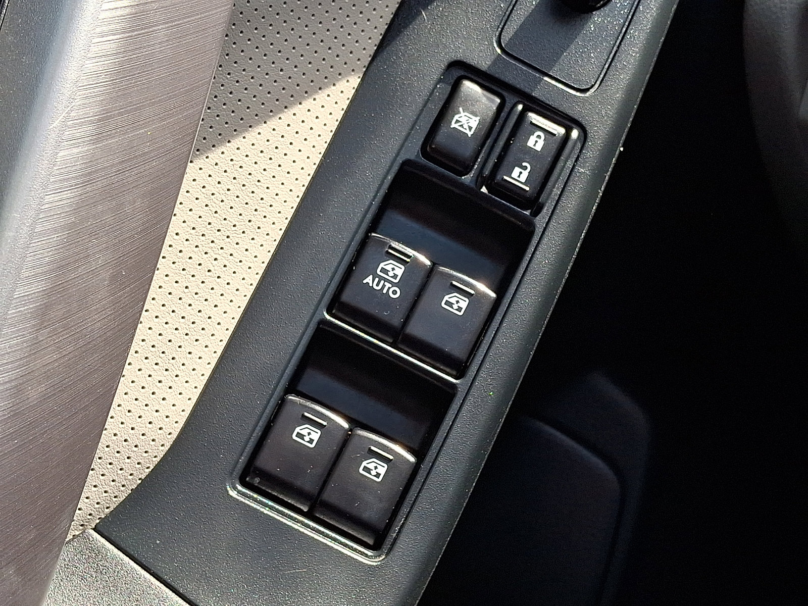 Used 2015 Subaru Forester 2.5i Touring image 24