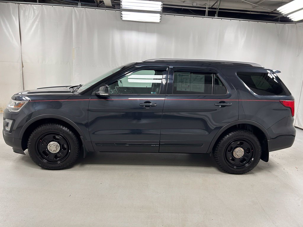 Used 2017 Ford Explorer XLT w/ Equipment Group 202A AWD/4WD image 9