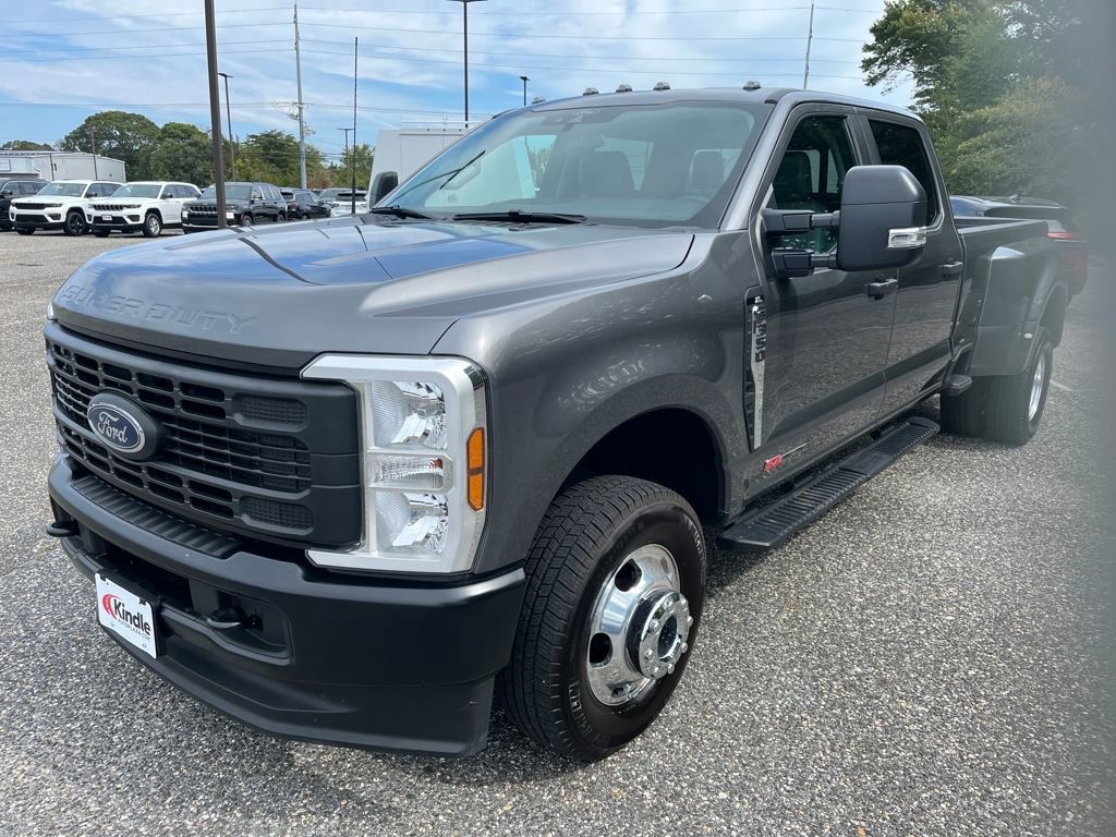Used 2025 Ford F350 XL image 4