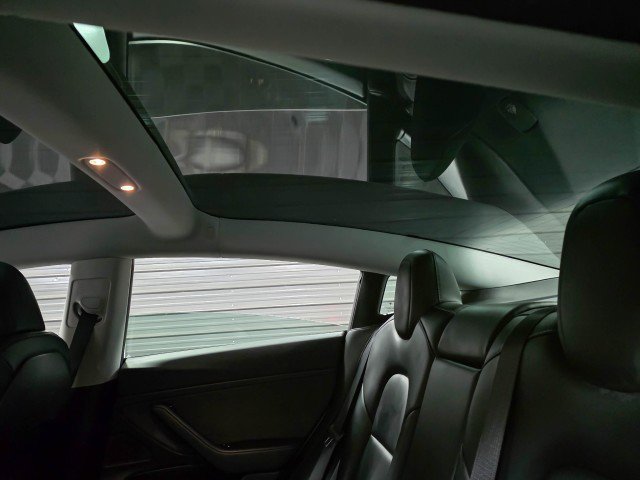 Used 2019 Tesla Model 3 Standard Range Plus image 18