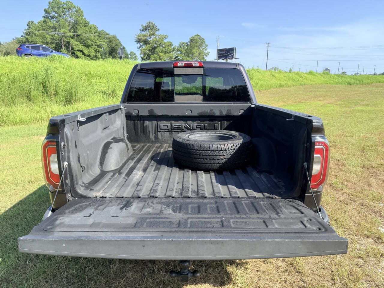 Used 2016 GMC Sierra 1500 Denali w/ Enhanced Driver Alert Package RWD image 10
