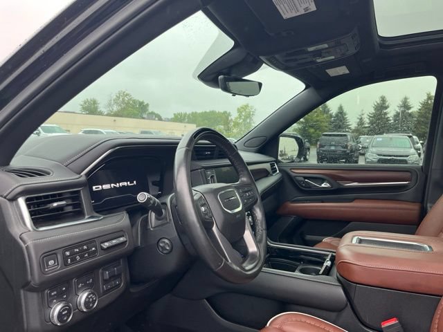 Used 2024 GMC Yukon Denali Ultimate AWD/4WD image 9
