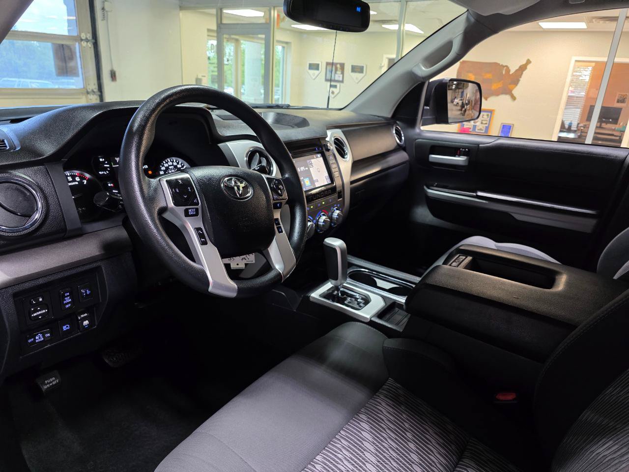 Used 2018 Toyota Tundra SR5 w/ SR5 Upgrade Package RWD image 16