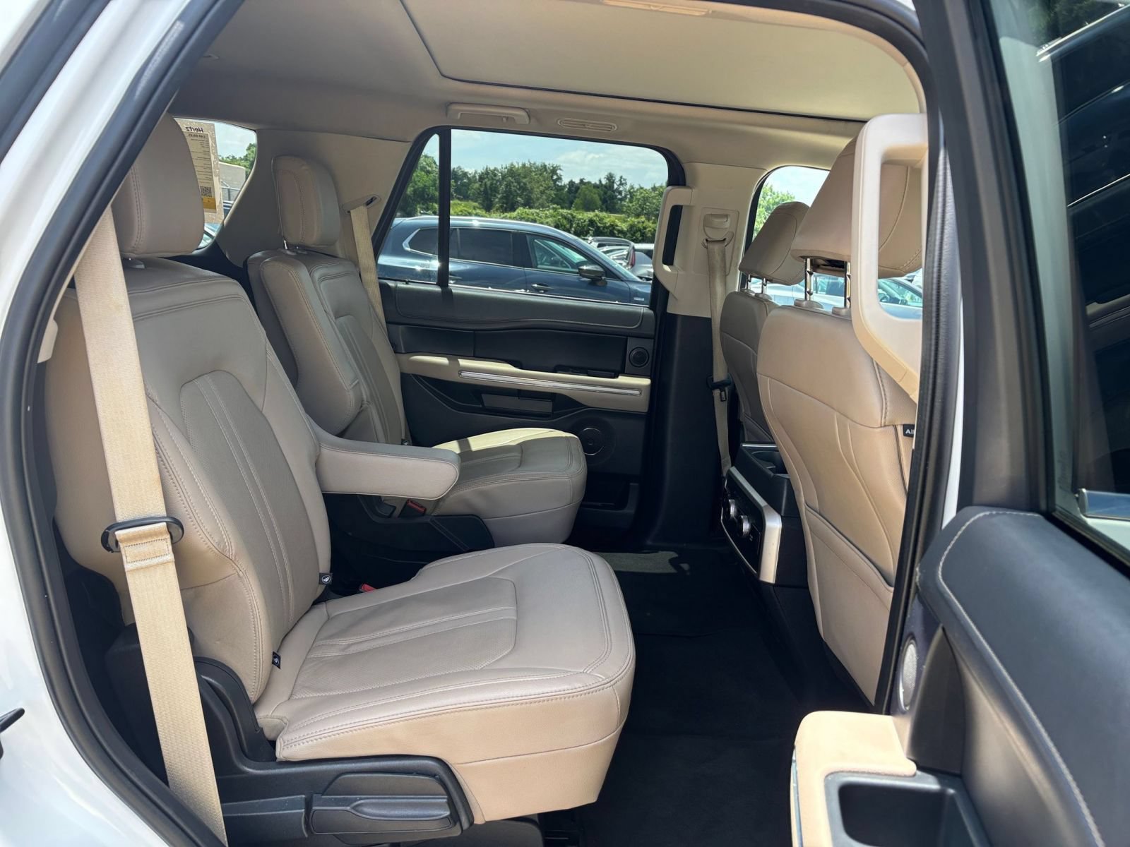 Used 2024 Ford Expedition Limited AWD/4WD image 28