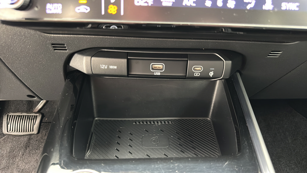 Used 2024 Kia Niro Wind w/ Wind Preserve Package FWD image 21