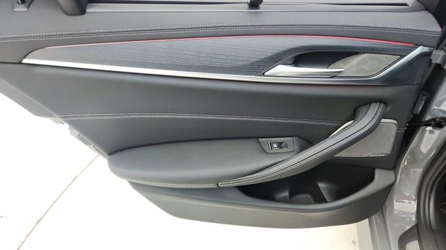 Used 2022 BMW 530e xDrive 530e iPerformance w/ Executive Package image 33