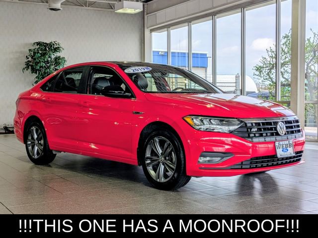 Used 2019 Volkswagen Jetta R-Line w/ R-Line Cold Weather Package image 1