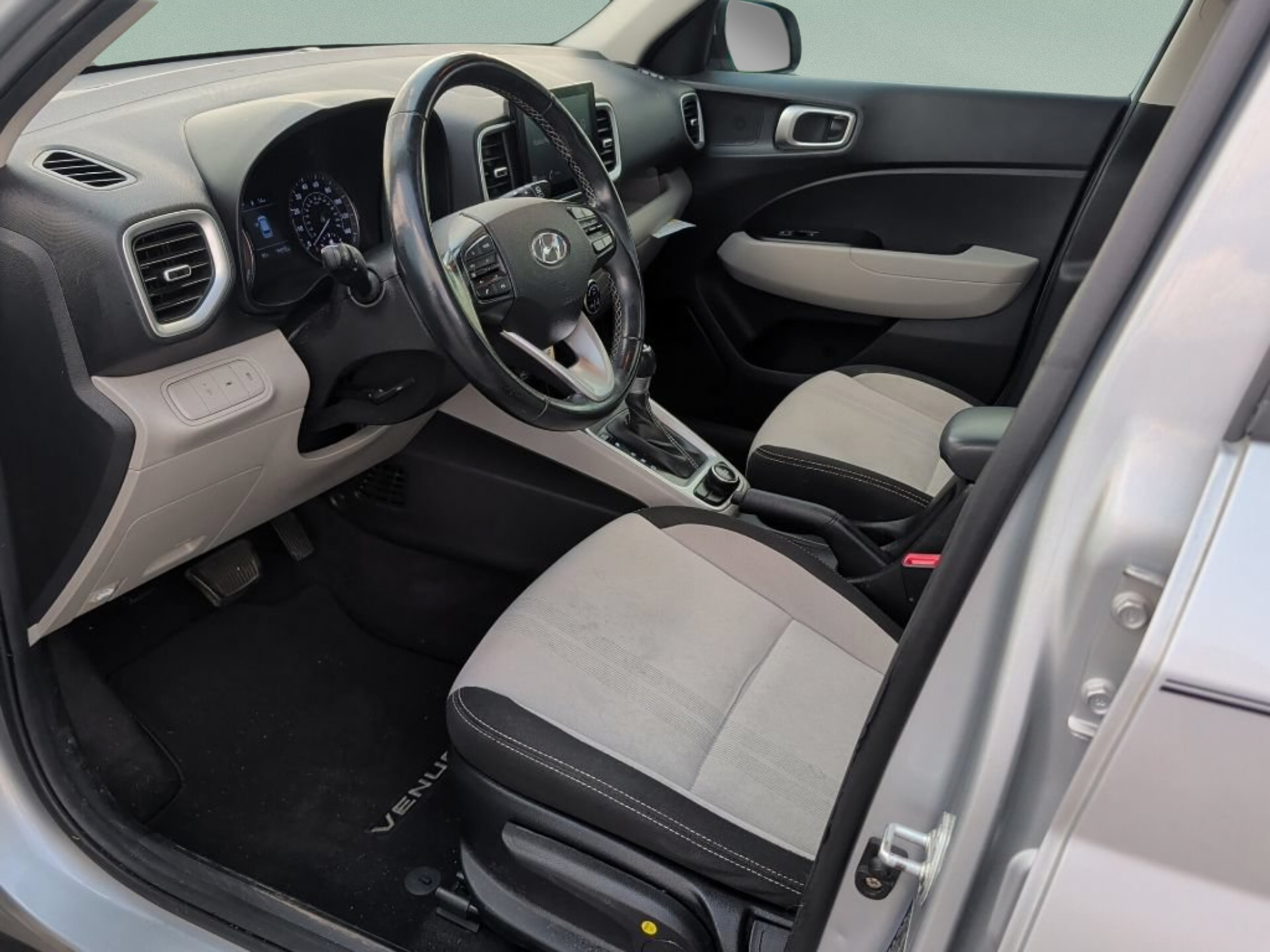 Used 2022 Hyundai Venue SEL FWD image 37