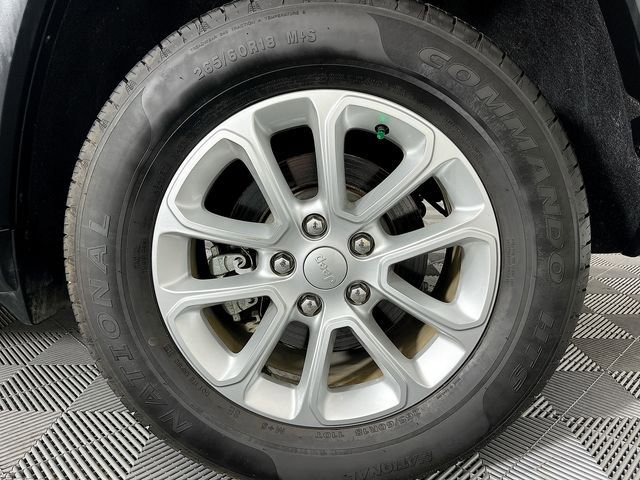 Used 2021 Jeep Grand Cherokee Laredo X image 11