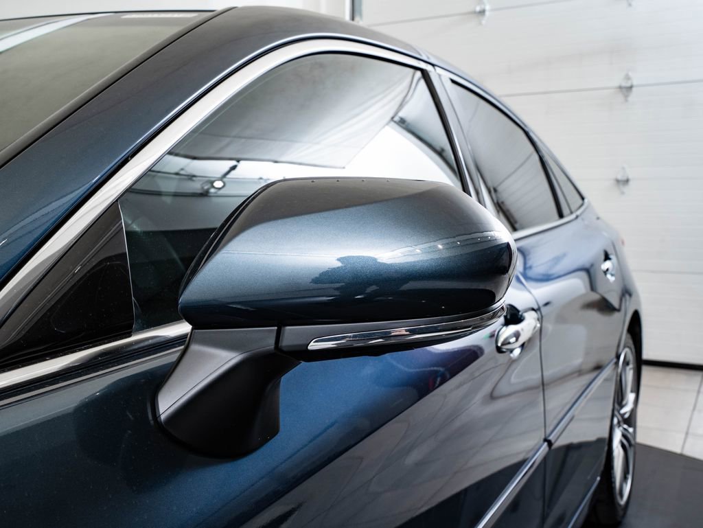 Used 2021 Toyota Avalon Limited w/ Advanced Safety Package FWD image 17