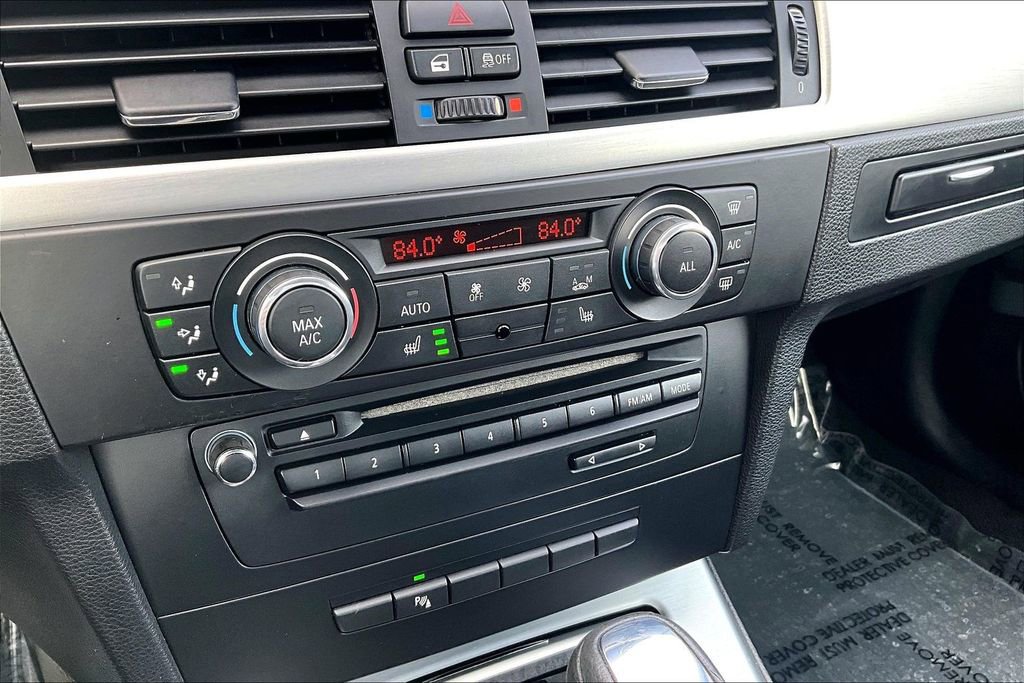 Used 2013 BMW 335i Convertible image 37