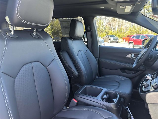 New 2025 Chrysler Pacifica Select image 25