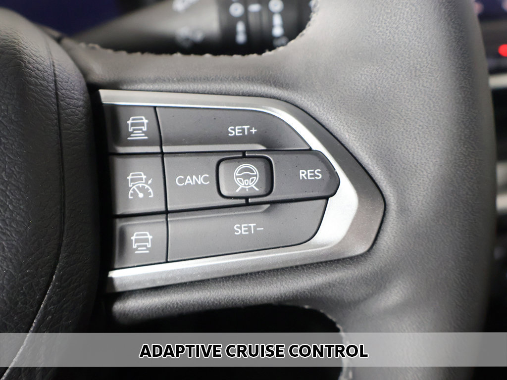 Used 2023 Jeep Compass Limited w/ Elite Group AWD/4WD image 4