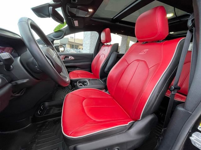 Used 2020 Chrysler Pacifica Limited w/ Quick Oder Package 2EV RED-S FWD image 13