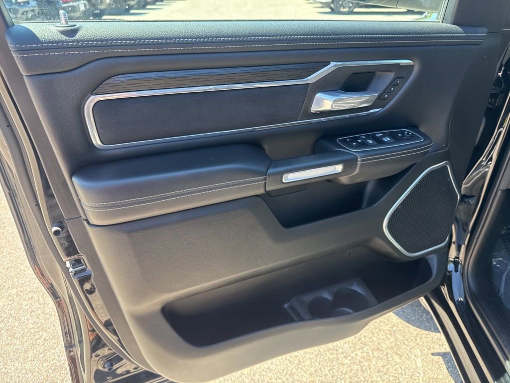 Used 2023 RAM 1500 Laramie AWD/4WD image 19