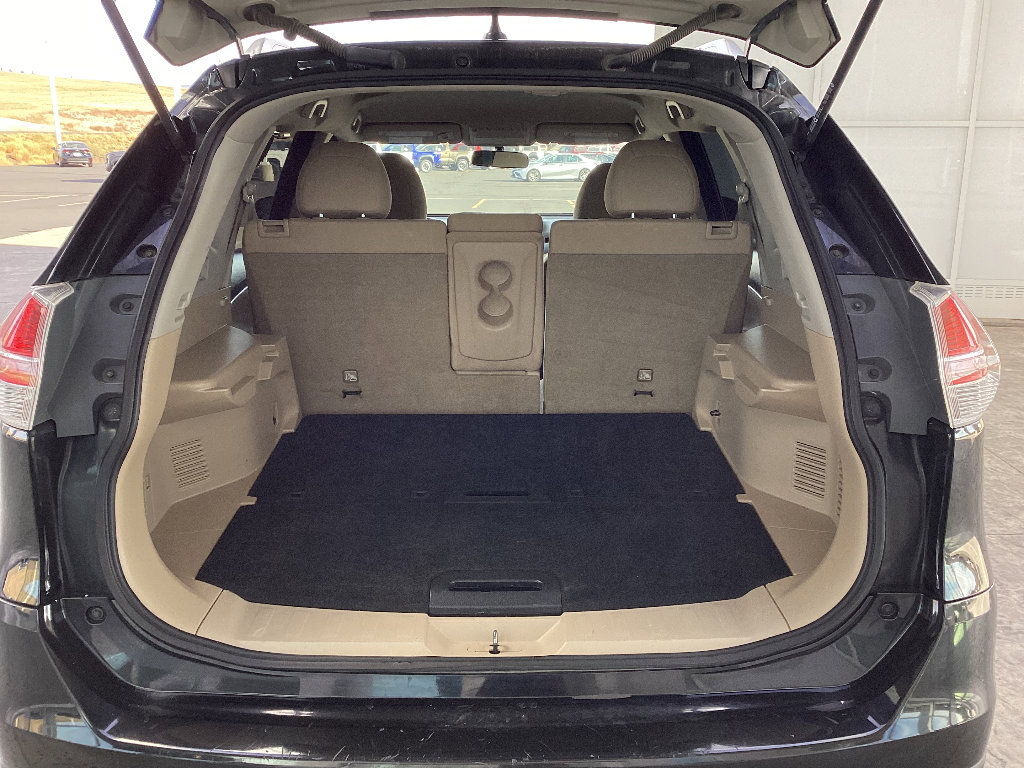 Used 2016 Nissan Rogue SV image 8