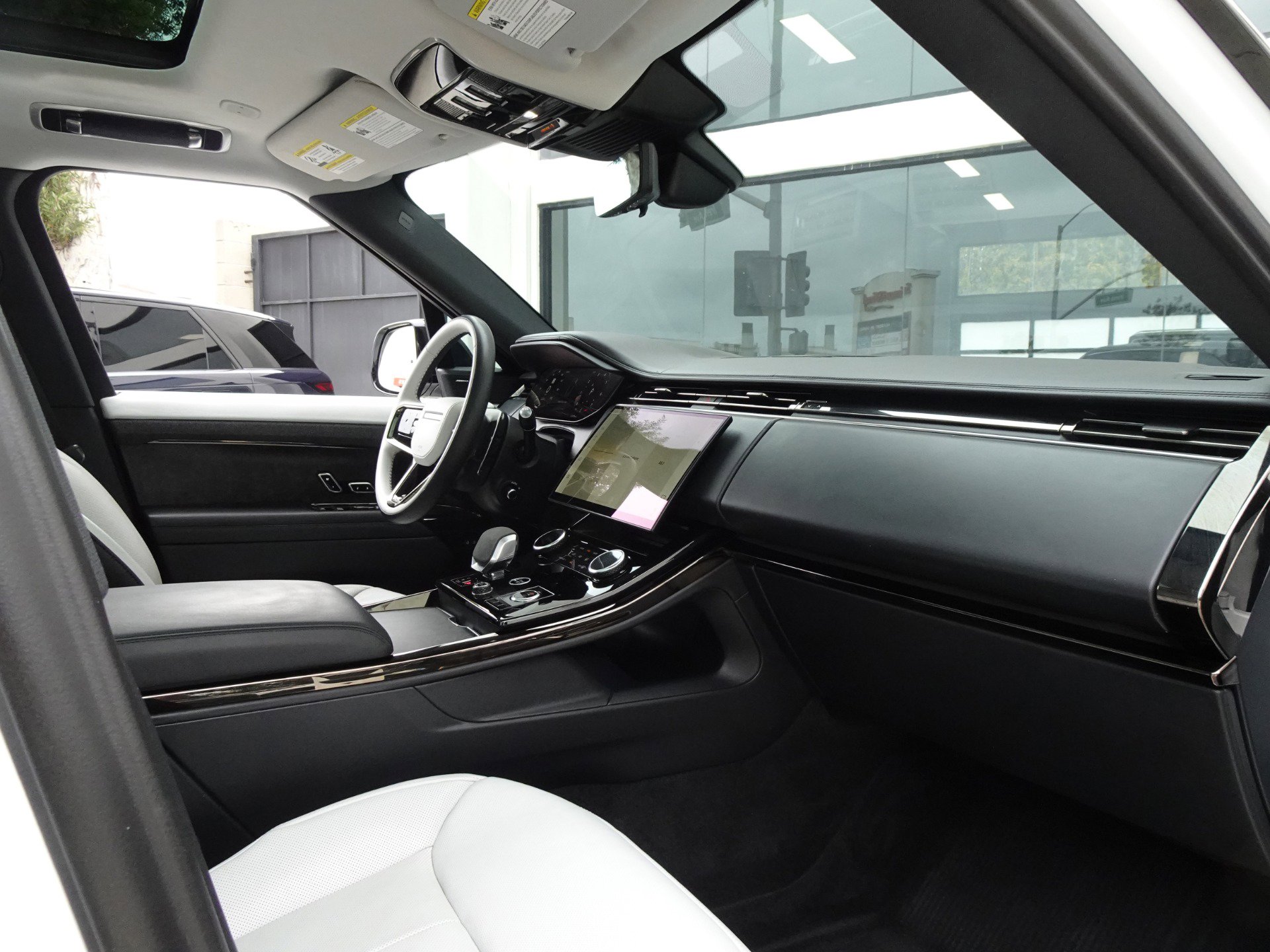 Used 2023 Land Rover Range Rover Sport SE Dynamic AWD/4WD image 22