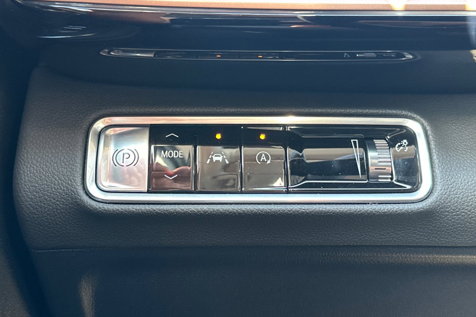 Used 2025 Buick Envision Sport Touring image 36