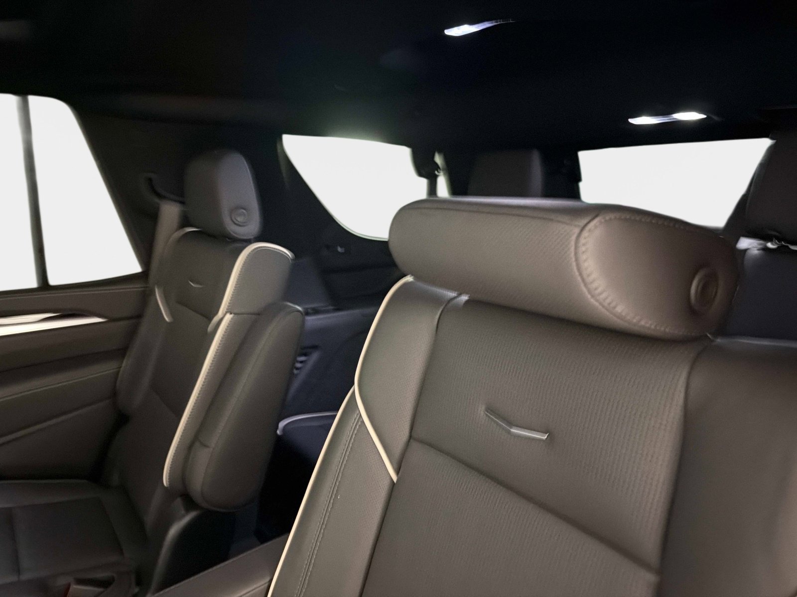 Used 2025 Cadillac Escalade Sport w/ Touring Package image 31