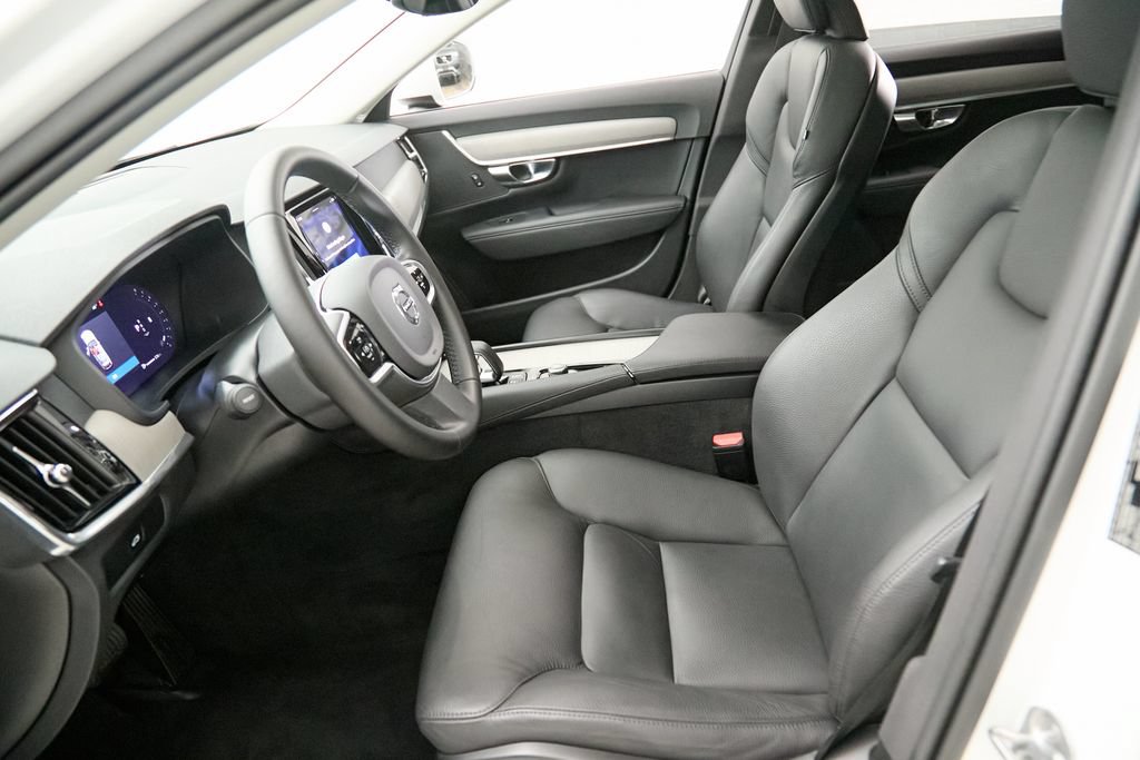 Certified 2025 Volvo V90 B6 Cross Country Plus AWD/4WD image 14