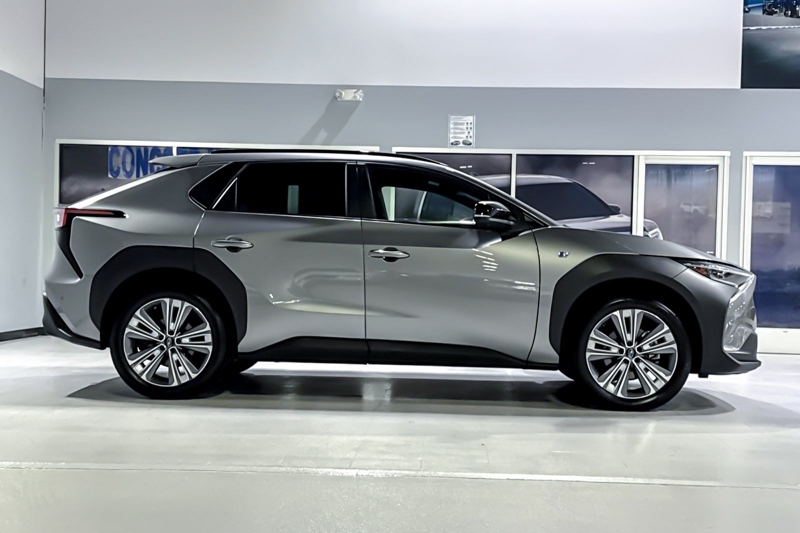 Used 2023 Subaru Solterra AWD image 8