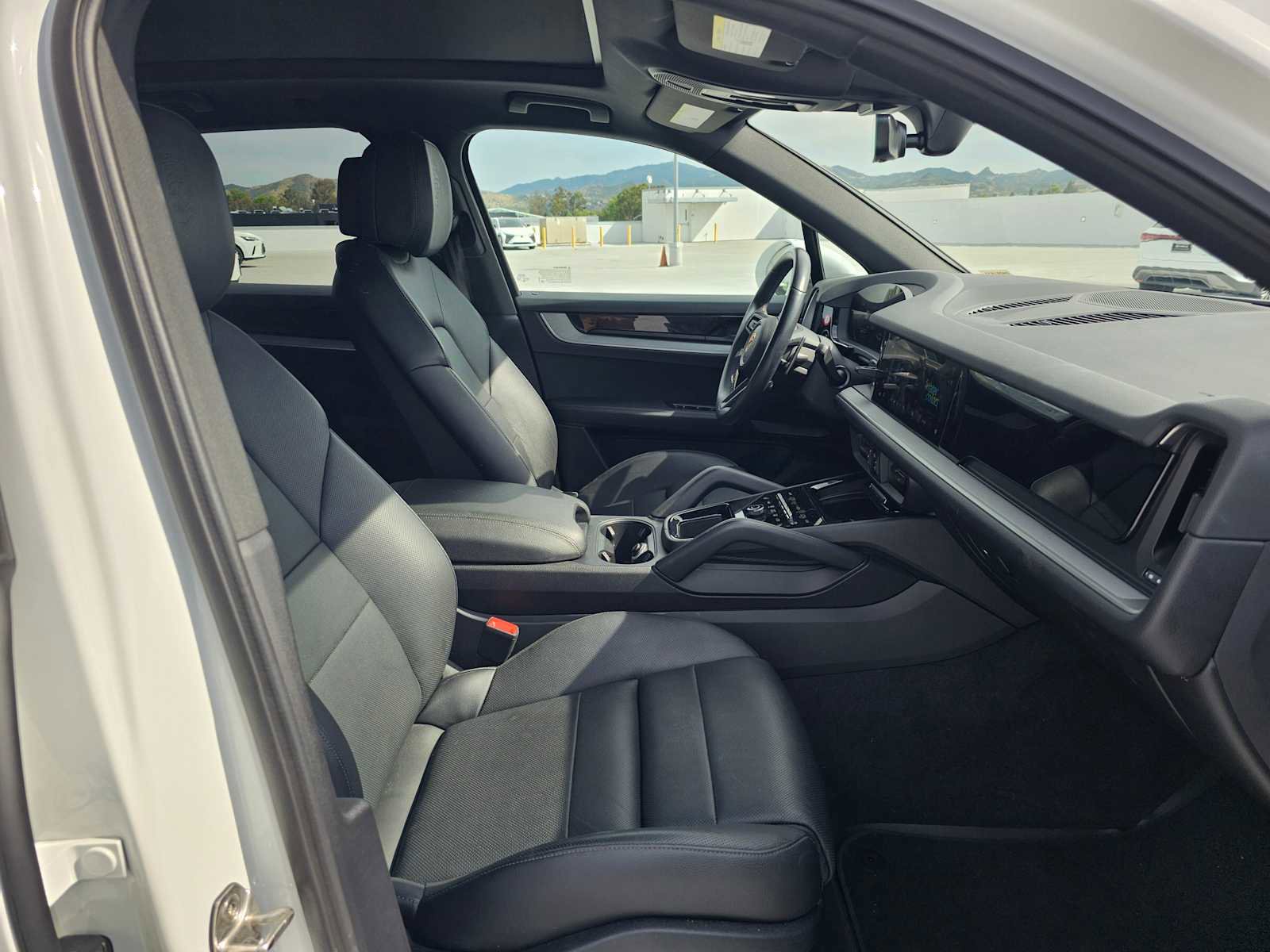Used 2024 Porsche Cayenne image 16