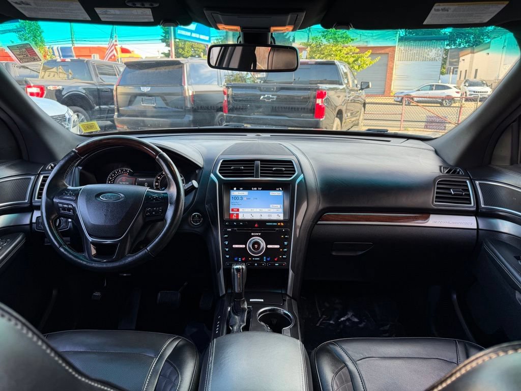 Used 2017 Ford Explorer Platinum AWD/4WD image 14