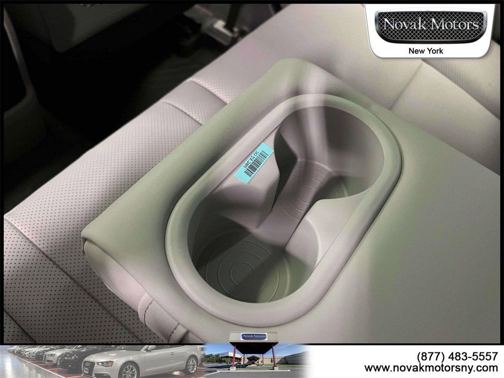 Used 2025 Hyundai Kona Limited image 14