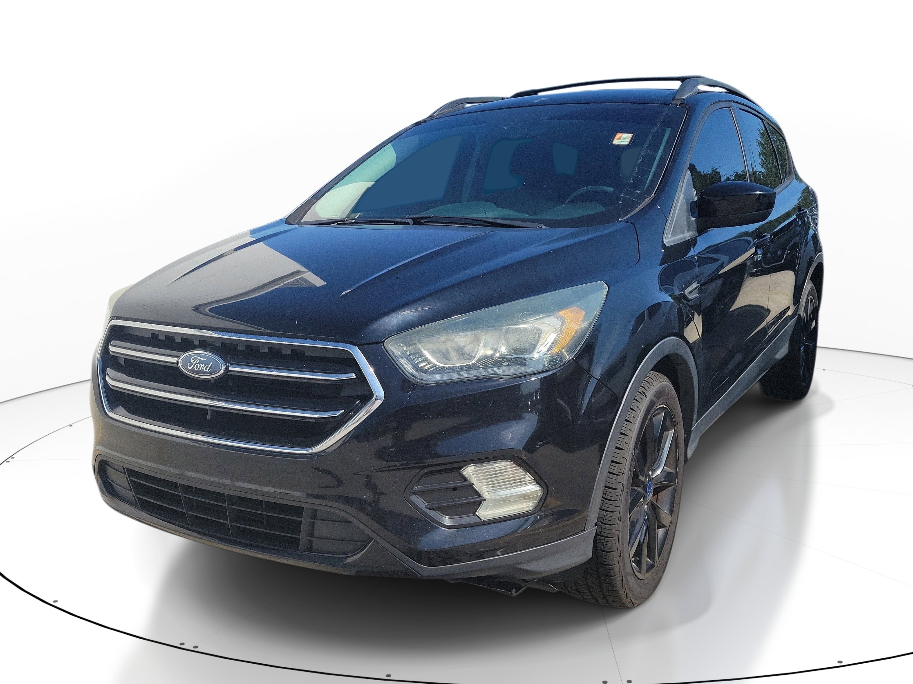 Used 2017 Ford Escape SE w/ SE Sport Appearance Package AWD/4WD image 3