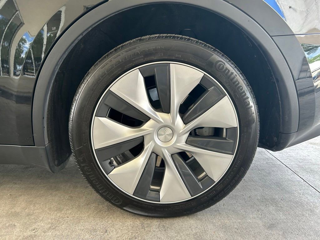 Used 2024 Tesla Model Y Long Range AWD/4WD image 15