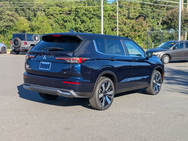 New 2025 Mitsubishi Outlander SE image 2