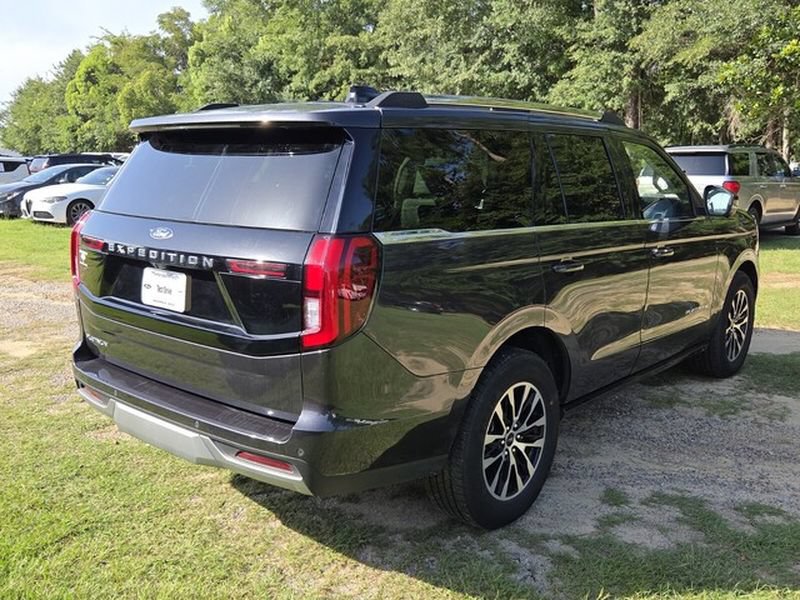 Used 2025 Ford Expedition Platinum AWD/4WD image 14