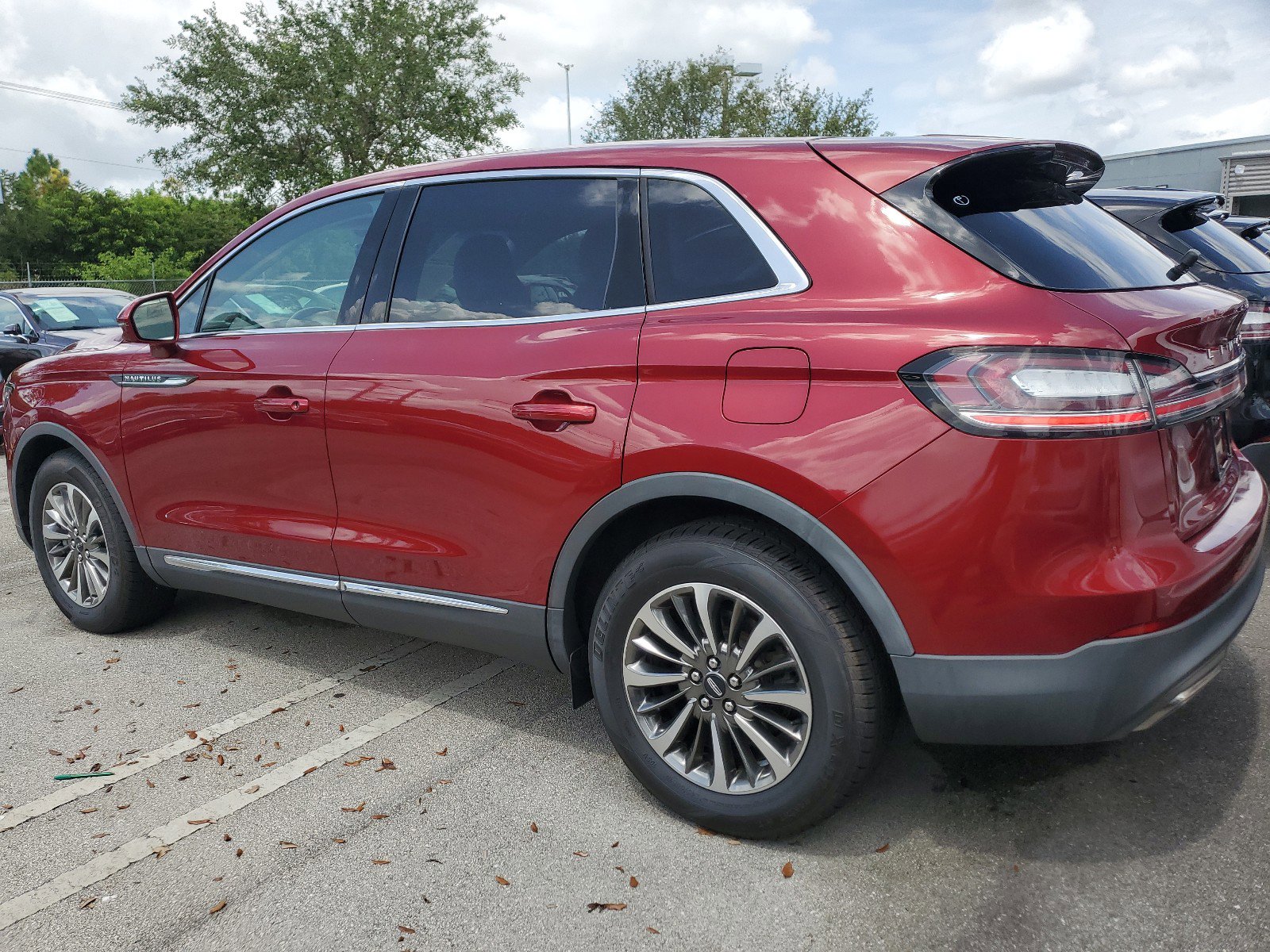 Certified 2019 Lincoln Nautilus Select image 4