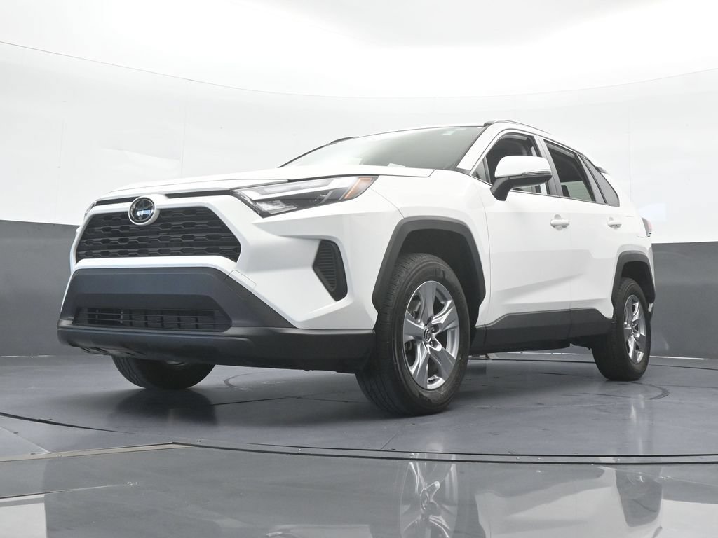 Used 2024 Toyota RAV4 XLE AWD/4WD image 51