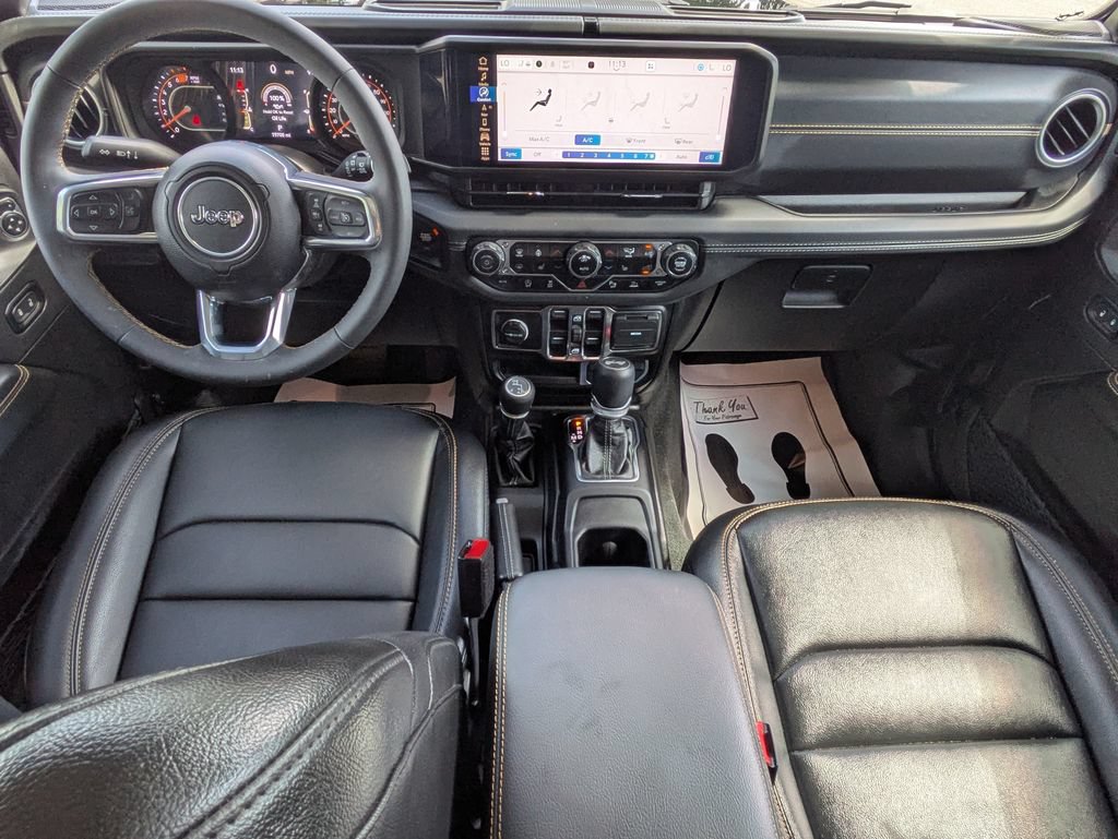 Used 2024 Jeep Wrangler Unlimited Sahara w/ Technology Group AWD/4WD image 13