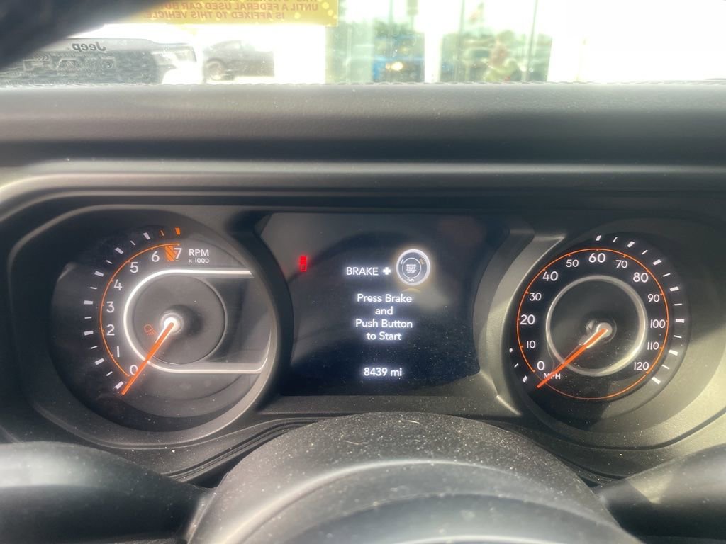 Used 2025 Jeep Gladiator Sport AWD/4WD image 11