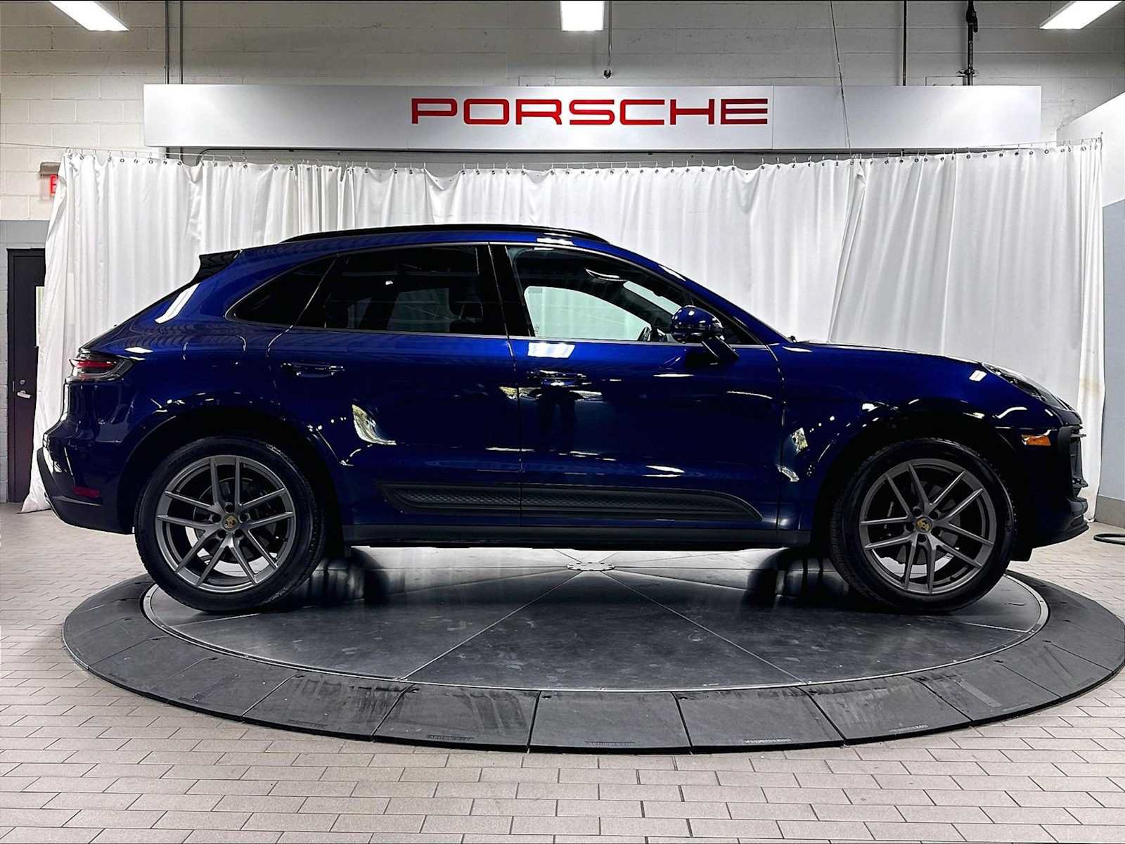 Used 2026 Porsche Macan AWD/4WD image 11