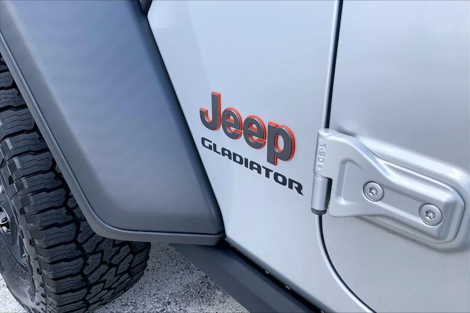 Used 2022 Jeep Gladiator Mojave w/ Cold Weather Group AWD/4WD image 7