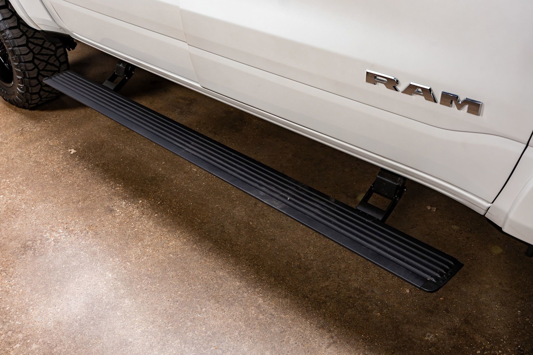 Used 2025 RAM 1500 Limited w/ Bed Utility Group image 13